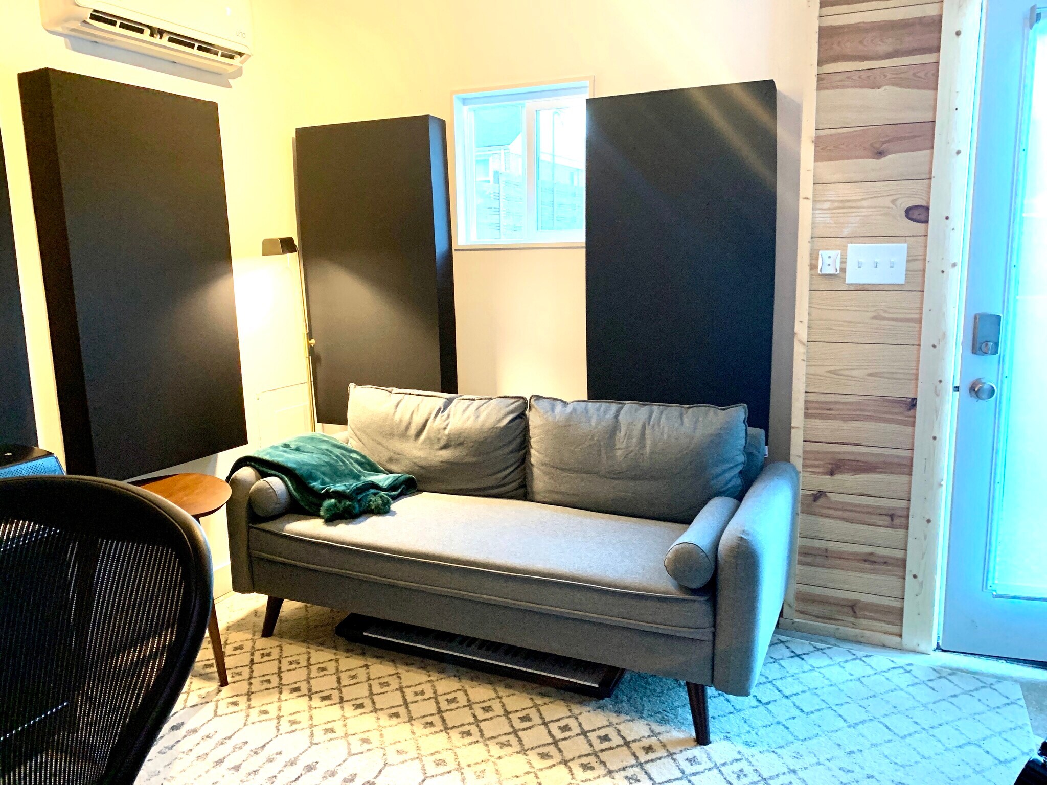 Shed in backyard converted into 3rd bedroom or home office - 1236 Sunnymeade Dr