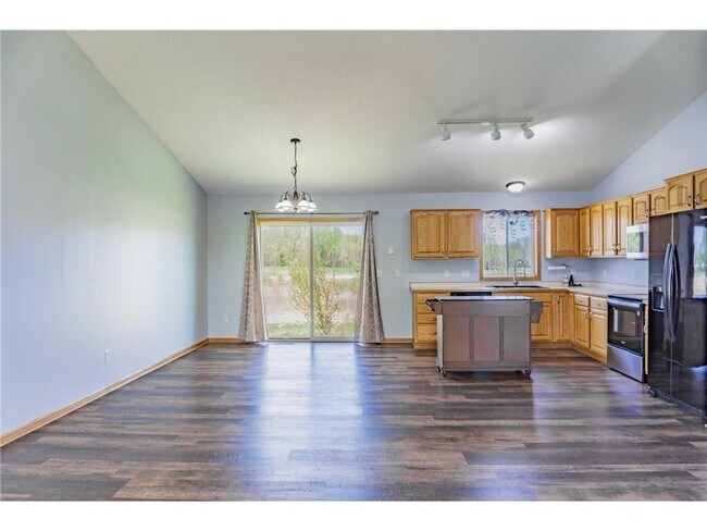 Building Photo - 211X Blake Ave