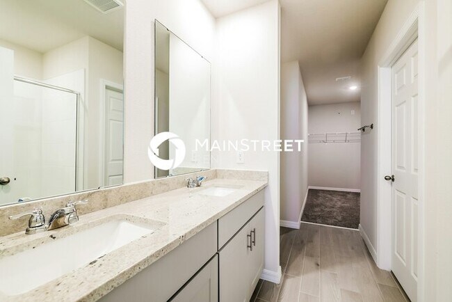 Building Photo - 4 Bedroom Pet-Friendly Home in Davenport, FL with Main Street Renewal
