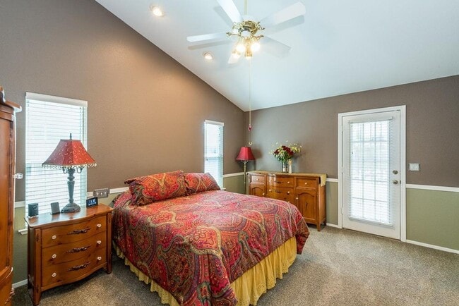 Building Photo - Updated 3/2 Cambridge Near Clovis North