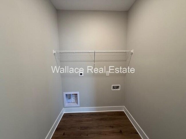 Building Photo - PRICE REDUCTION!!  BRAND NEW 3 BEDROOM TOW...