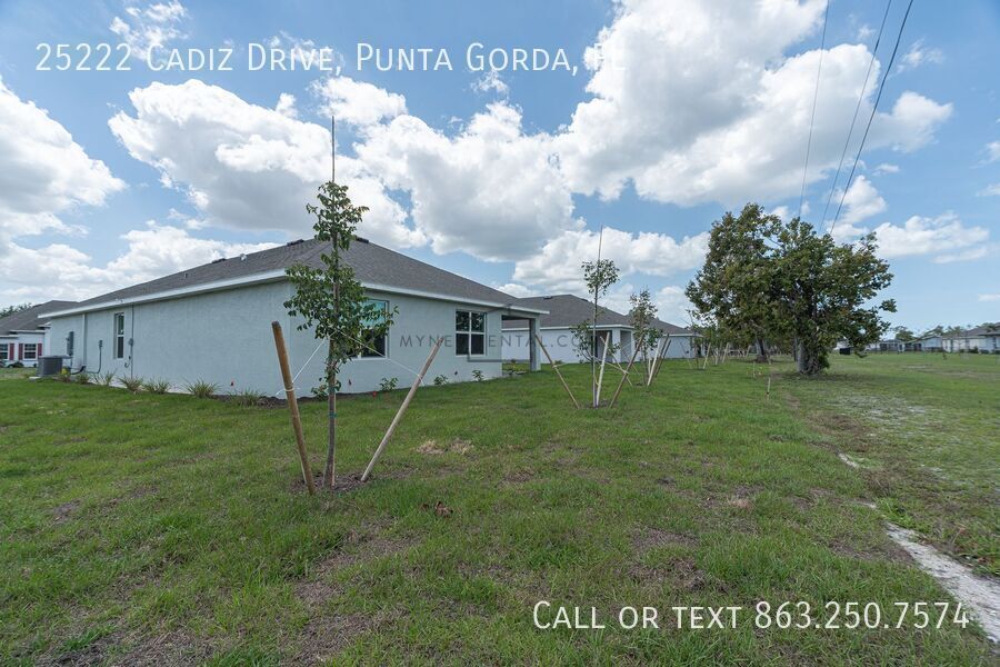 Building Photo - 25222 Cadiz Dr