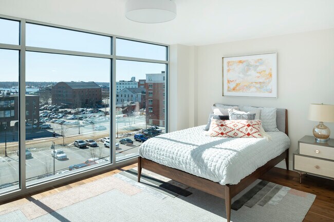 Building Photo - 50 India St