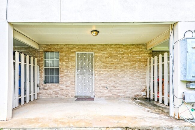 Building Photo - 8911 McPherson Rd