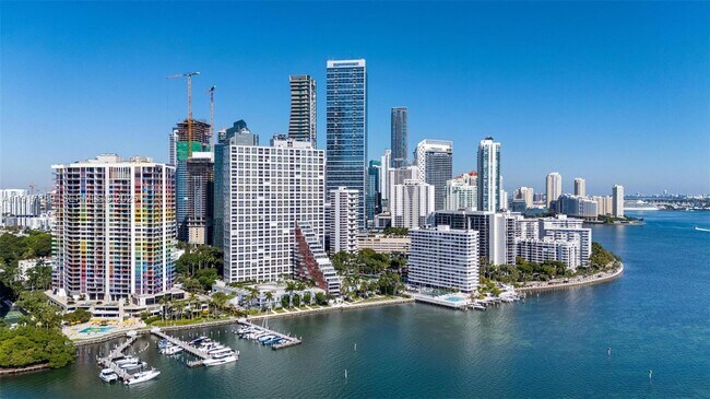 Building Photo - 1541 Brickell Ave