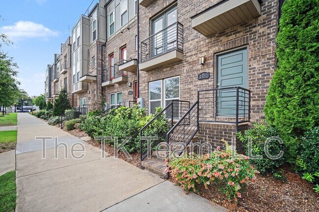 Building Photo - 2712 Grand Union Way