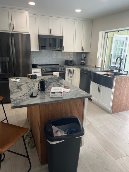 Building Photo - 27251 Patrick St