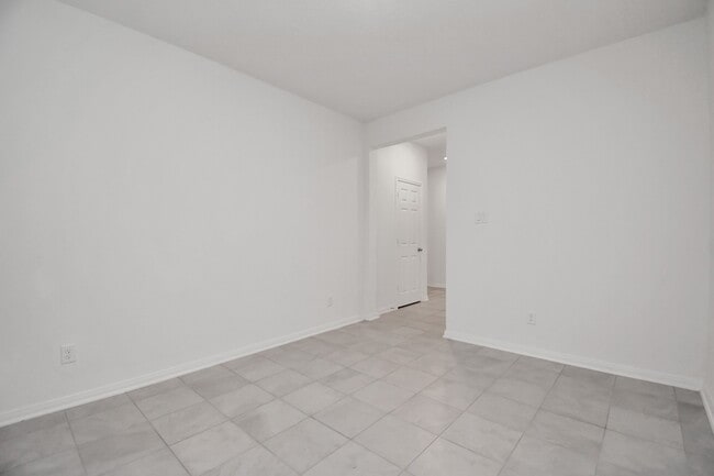 Building Photo - 2030 Domeniko Dr