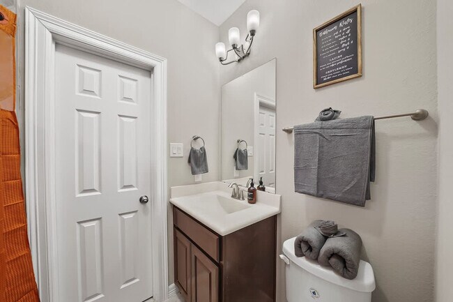 Building Photo - 10605 Enclave Springs Ct