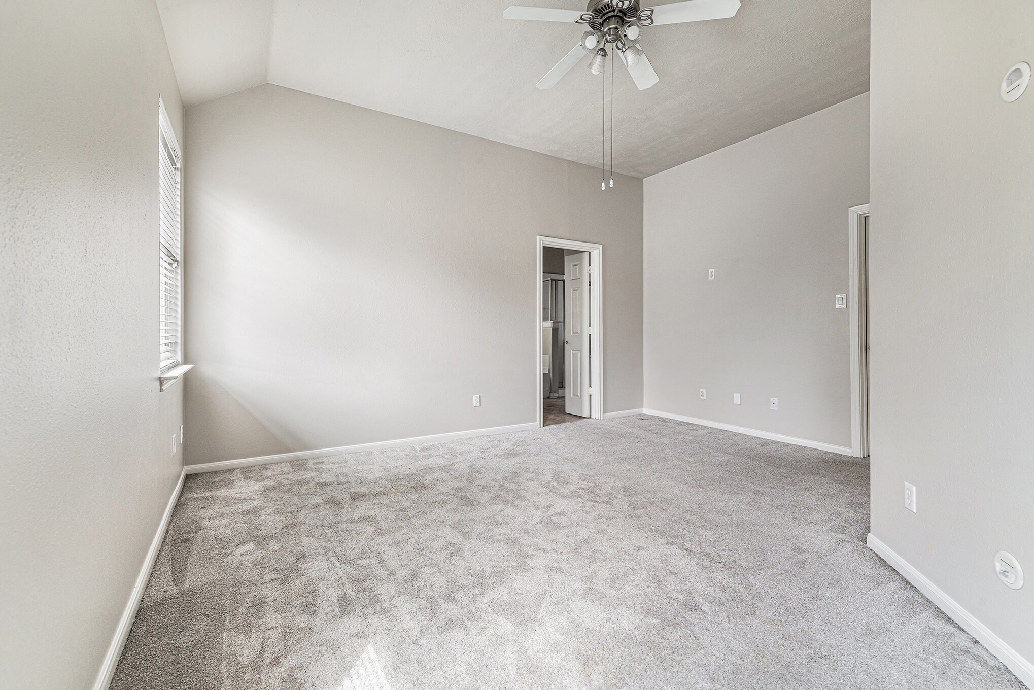 Building Photo - 3107 Lavender Candle Dr