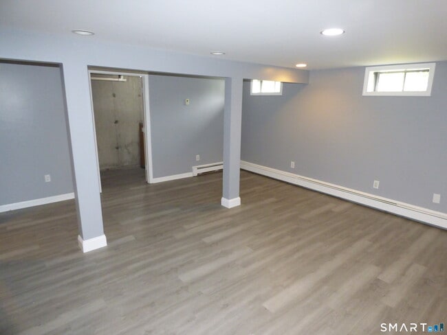 Building Photo - 7 Ridge Ln