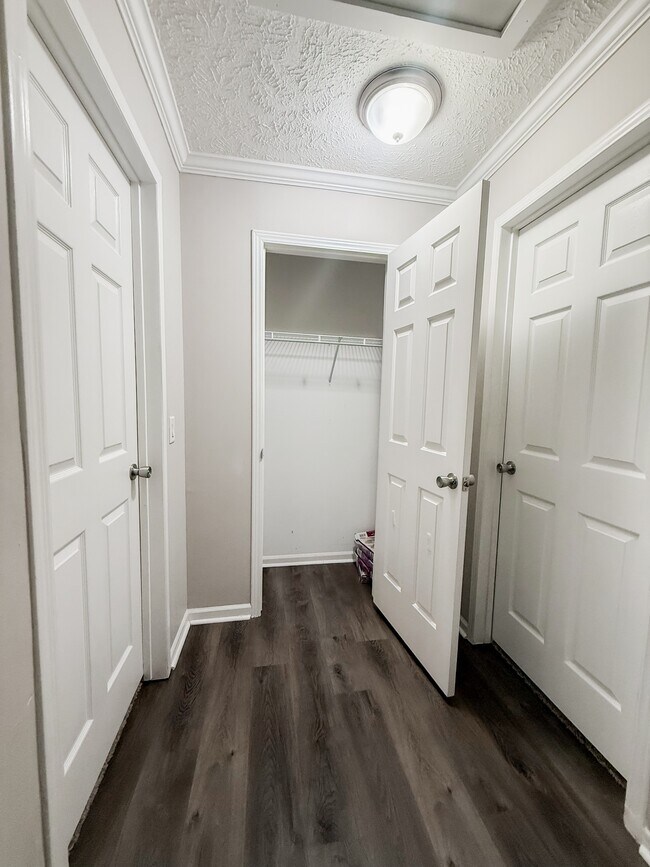 Building Photo - 106 Dolly Dr