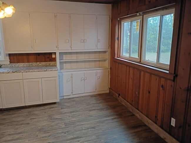 Building Photo - 1042 E Peachtree St