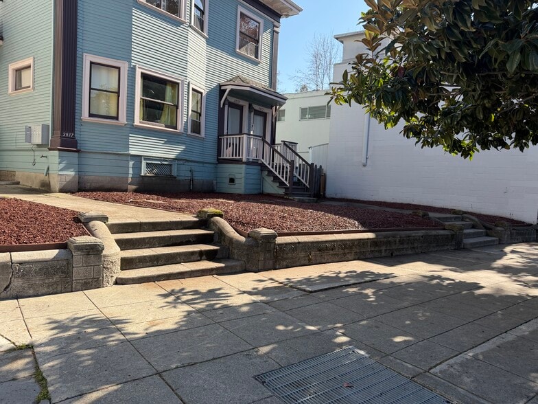 Building Photo - 2819 Telegraph Ave