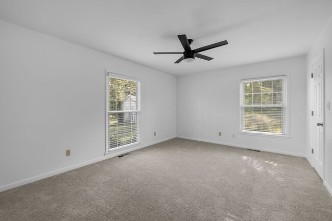Building Photo - 4861 Bethesda Rd