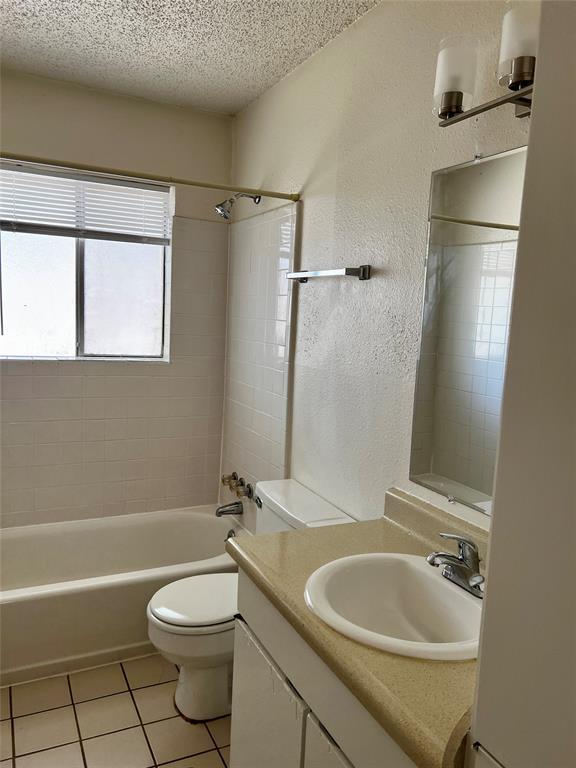 Building Photo - 2204 Lanier Dr