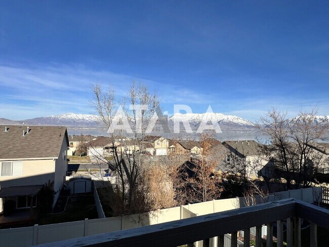 Building Photo - 258 Kestrel Dr