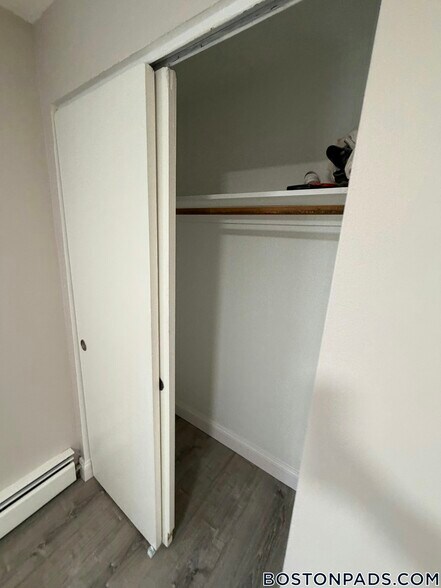 Building Photo - 71 Bernier St