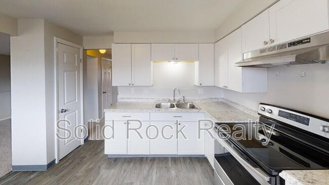 Building Photo - 335 Ruskin Dr