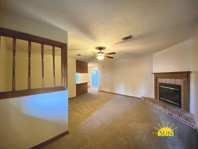 Building Photo - Great 3 Bedroom Home in Fort Walton Beach!
