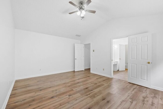 Building Photo - 5840 Haterleigh Dr