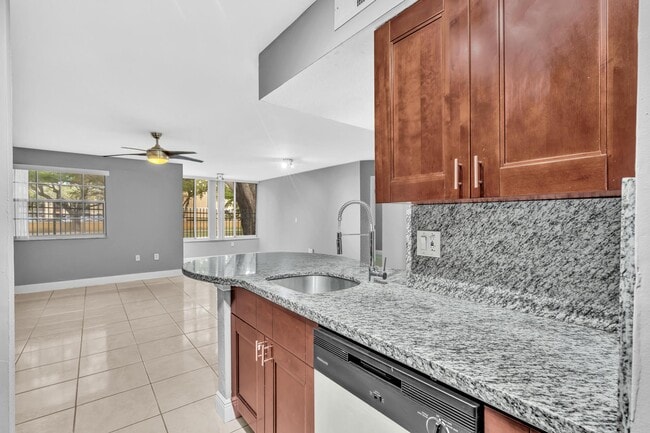 Building Photo - 2890 N Oakland Forest Dr