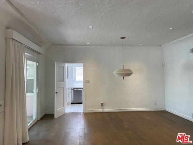 Building Photo - 459 S Holt Ave