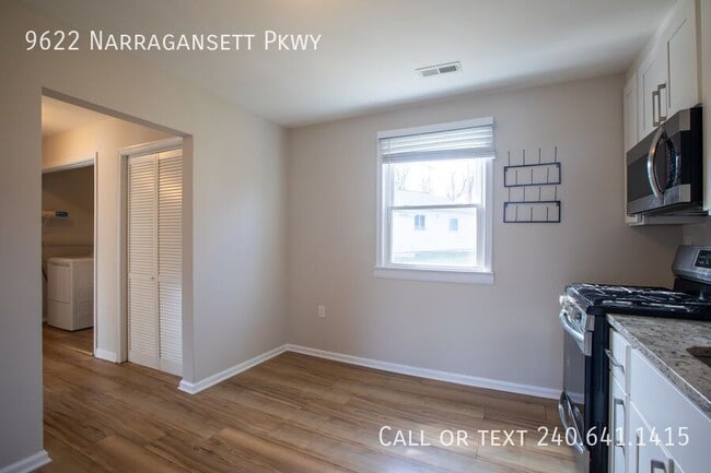 Building Photo - 9622 Narragansett Pkwy