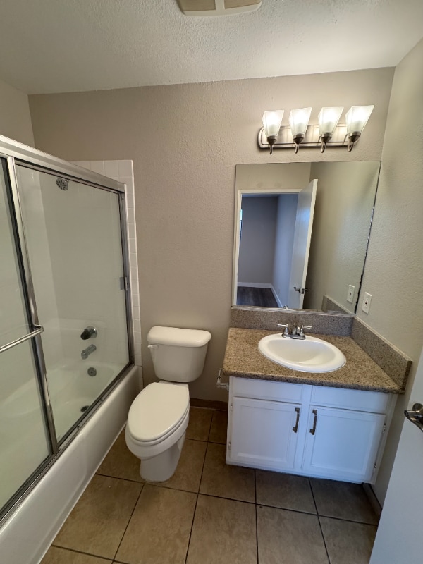 Building Photo - 514 E Valencia Ave