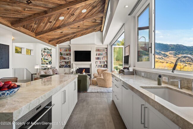 Building Photo - 191 Skimming Ln