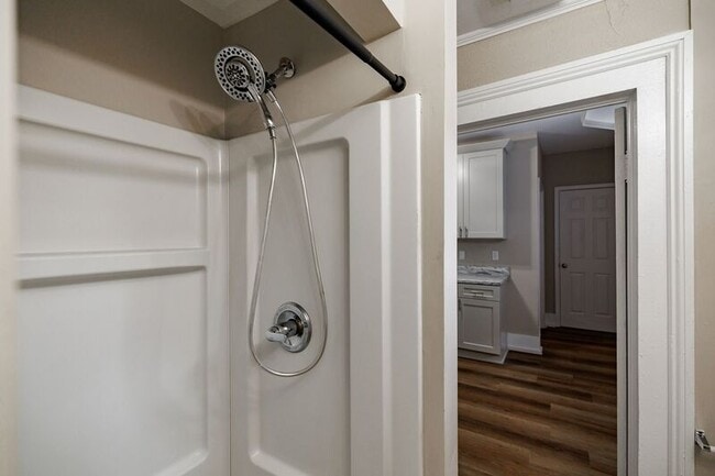 Building Photo - 185 Bloomfield St