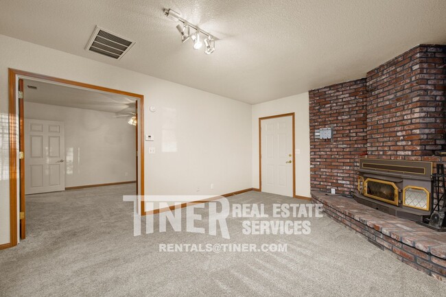 Building Photo - 3845 Marshall Ave