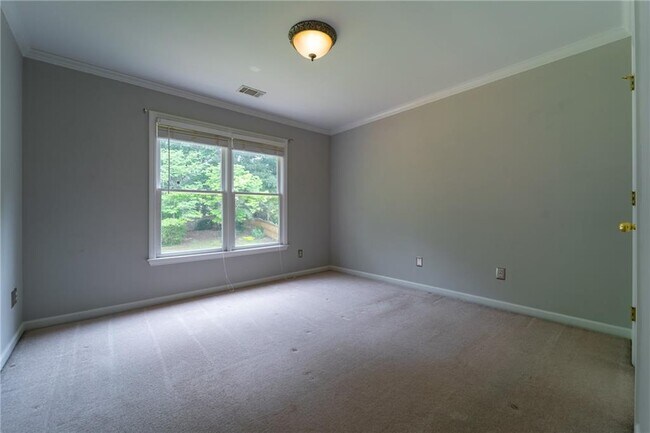 Building Photo - 313 Oak Hill Ln