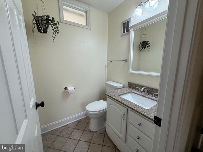 Building Photo - 416 Breslin Rd