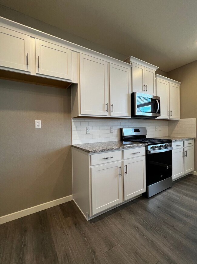 Building Photo - Gorgeous 4 Bed, 2.5 Bath New-Build in Bert...