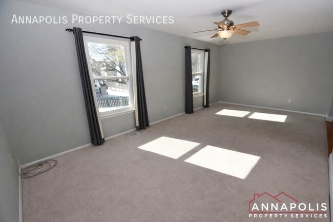 Building Photo - 2443 Vineyard Ln