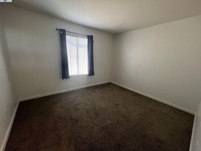 Building Photo - 3127 Puffin Cir