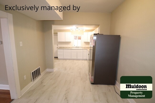 Building Photo - Adorable 1.5 Story Home - Pets Ok! Nicely Remodeled!