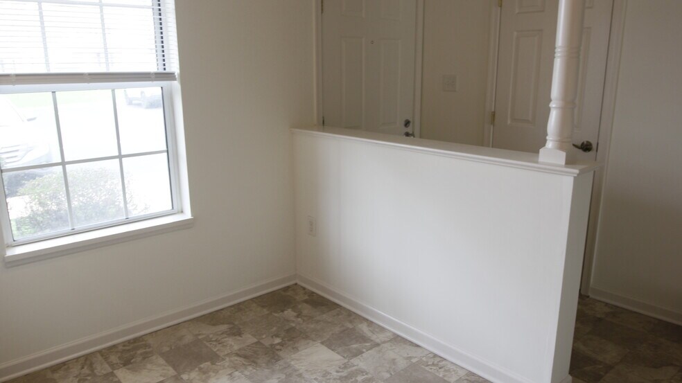 Building Photo - 11 Ramsgate Ln