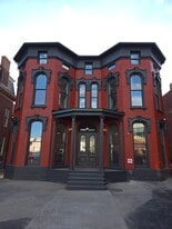 Building Photo - 884 Main St