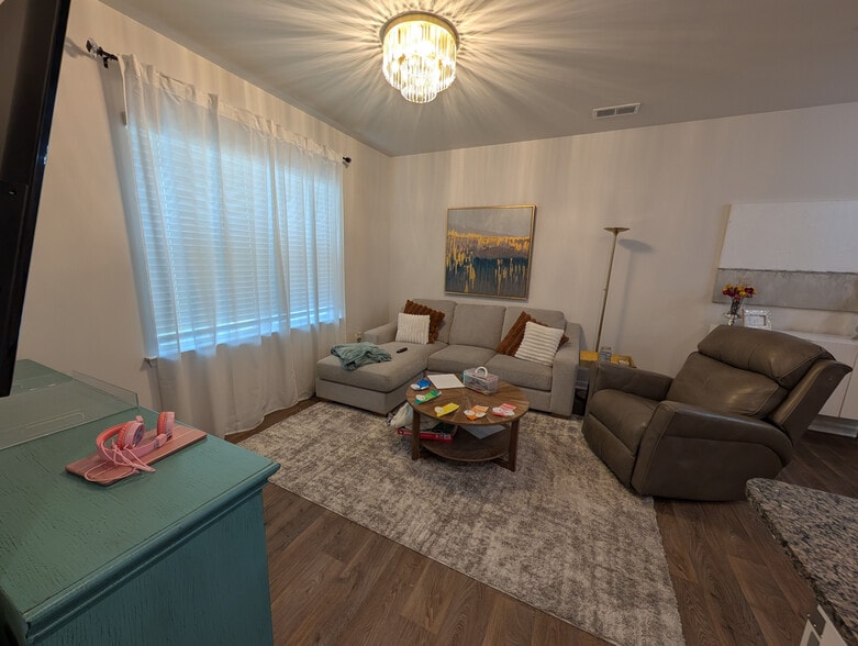 Building Photo - Room in Townhome on Murray Br Dr