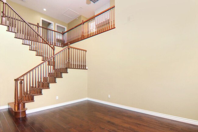 Building Photo - 1212 Lavendar Way