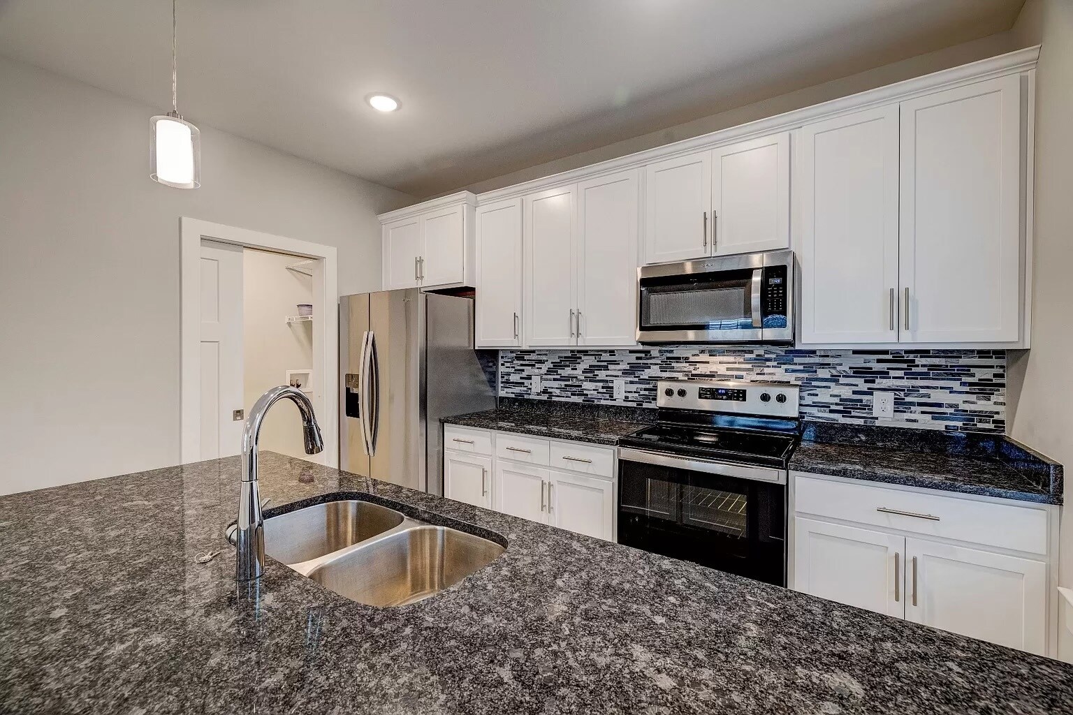 Building Photo - 2129 Bayport Ave