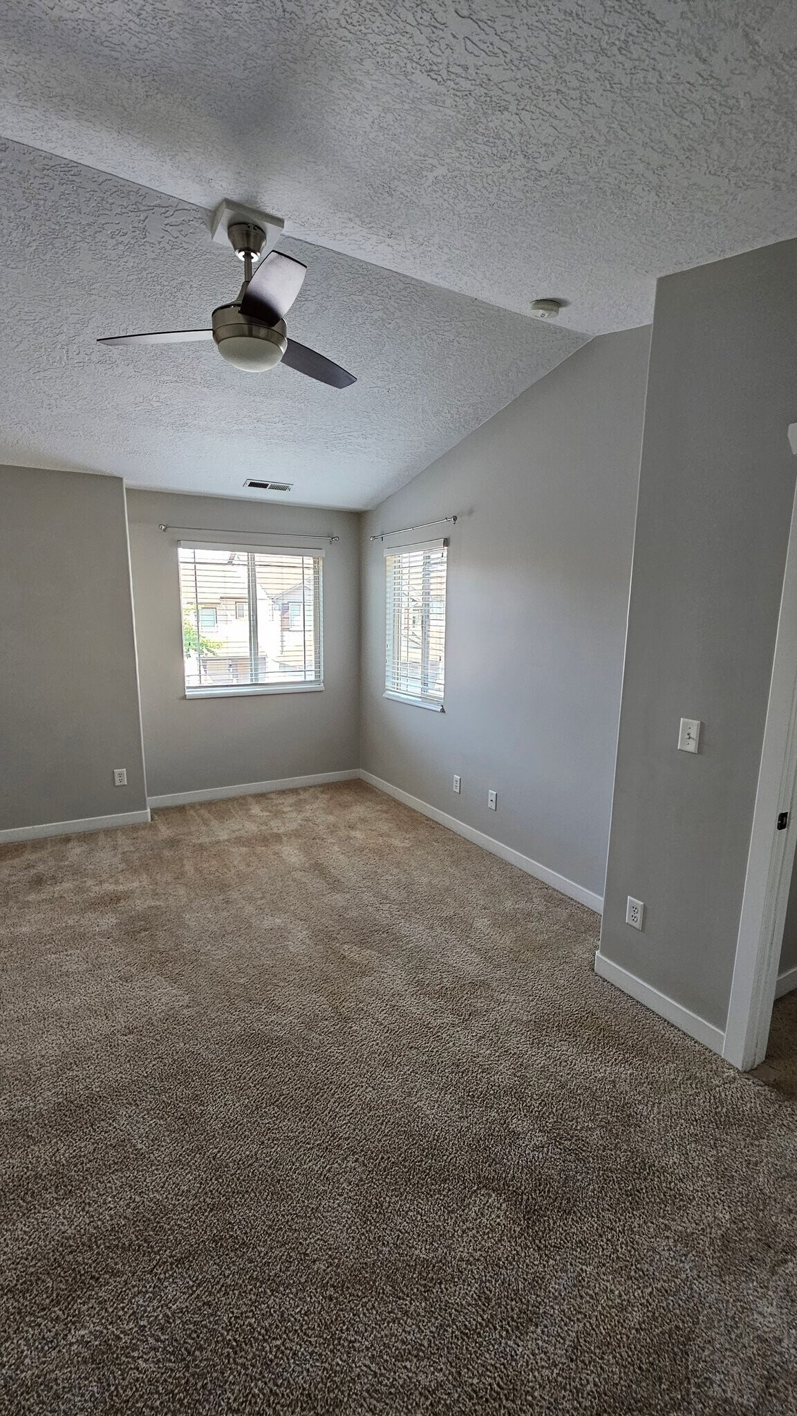 Building Photo - 1606 N 450 E
