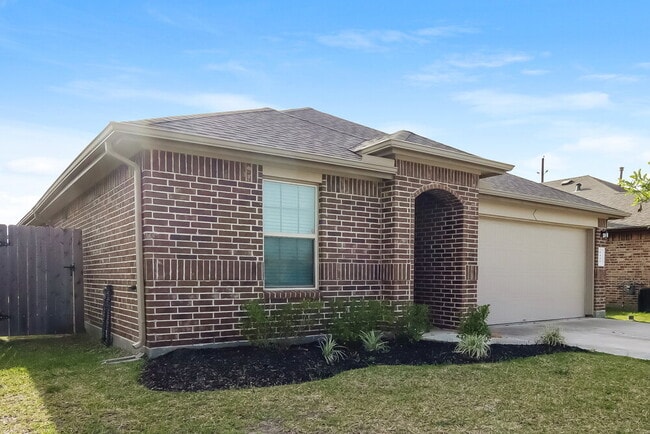 Building Photo - 8419 Ideal Dr
