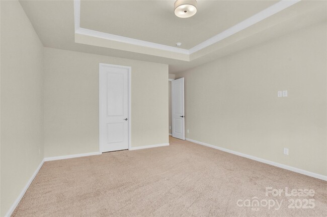 Building Photo - 5850 Strathmore Ct