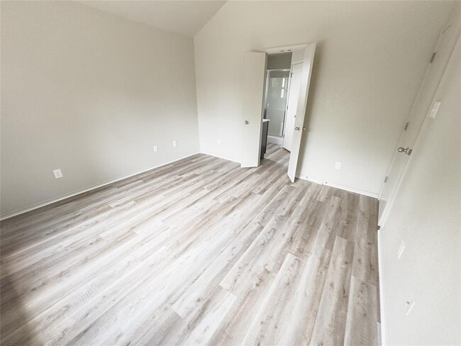 Building Photo - 2707 Burlington