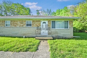 Building Photo - 2404 N Lesley Ave