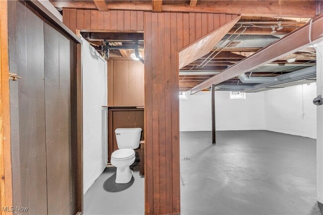 Building Photo - 12521 Park Knoll Dr