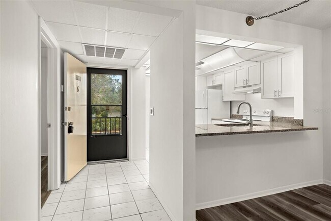 Building Photo - 14130 Rosemary Ln